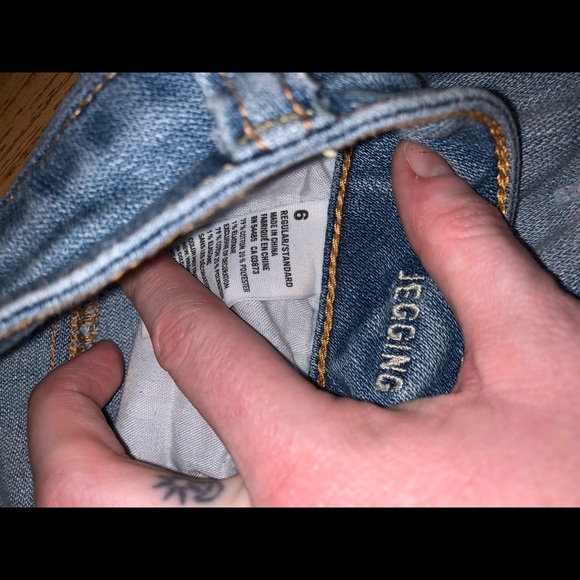 Ladies American eagle low waist jeans - Picture 4 of 4